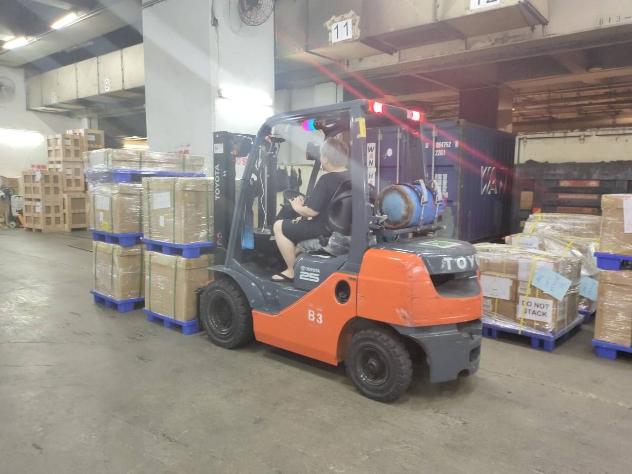 工人操作照片 1